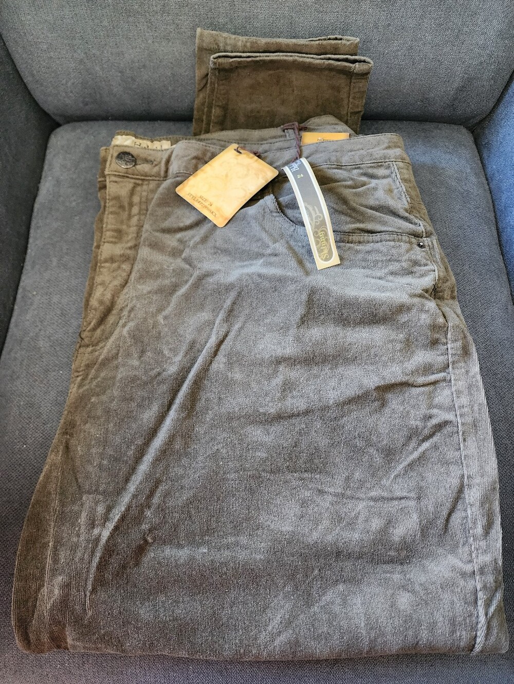 Hybrid & company Women’s Corduroy Pants - Size 24